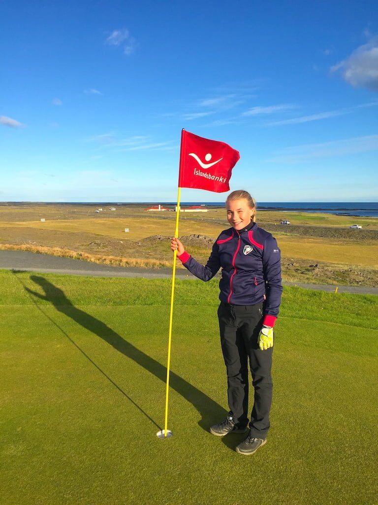 Herdís Lilja Þórðardóttir á 18. flöt þar sem hún fór holu í höggi á Íslandsbankamótaröðinni. Mynd/GG.
